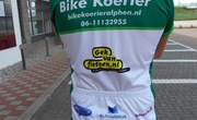 bike-koerier-alphen-rijdt-met-blauwdruk-achterop